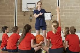 欧冠积分榜分析：小组晋级形势紧张,